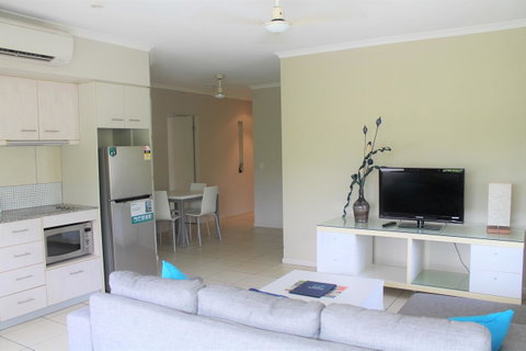 Sea Point On Trinity Beach - St Kilda Accommodation 13