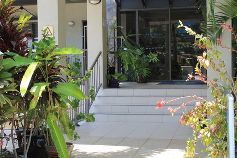 Sea Point On Trinity Beach - St Kilda Accommodation 2