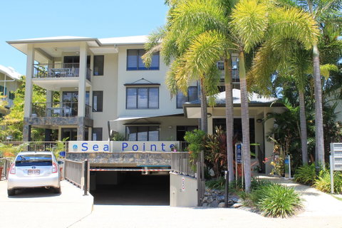 Sea Point On Trinity Beach - St Kilda Accommodation 1