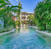 Sea Point on Trinity Beach - St Kilda Accommodation