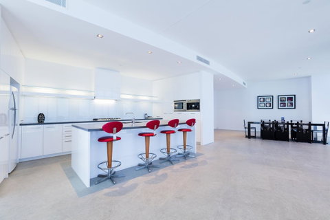 Q1 Resort & Spa - Official - St Kilda Accommodation 24