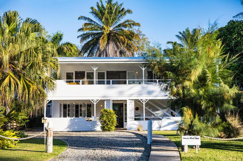 Jamaica Beach House - St Kilda Accommodation 0