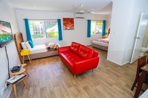 Port Douglas Motel - St Kilda Accommodation 4