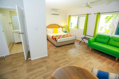 Port Douglas Motel - St Kilda Accommodation 11