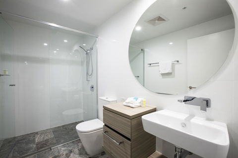 Qube Broadbeach - St Kilda Accommodation 39