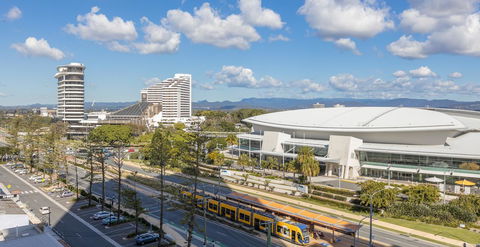 Qube Broadbeach - St Kilda Accommodation 9