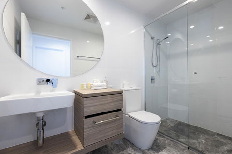 Qube Broadbeach - St Kilda Accommodation 6