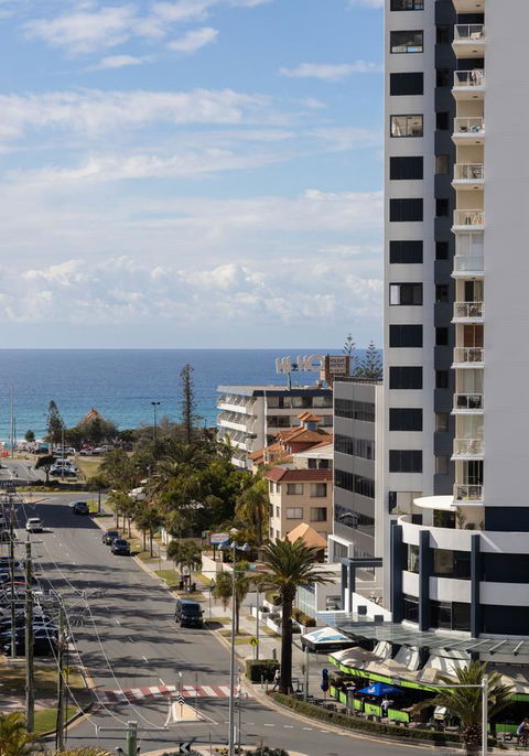 Qube Broadbeach - St Kilda Accommodation 8