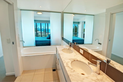 Reflections Tower Two - St Kilda Accommodation 14