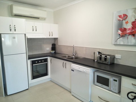 Airlie Seaview Apartments - St Kilda Accommodation 4