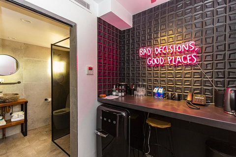 The Pink Hotel Coolangatta - St Kilda Accommodation 15