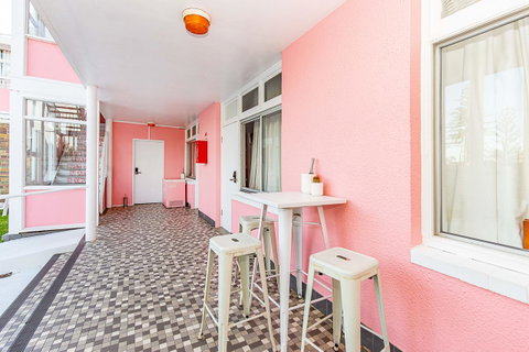 The Pink Hotel Coolangatta - St Kilda Accommodation 3