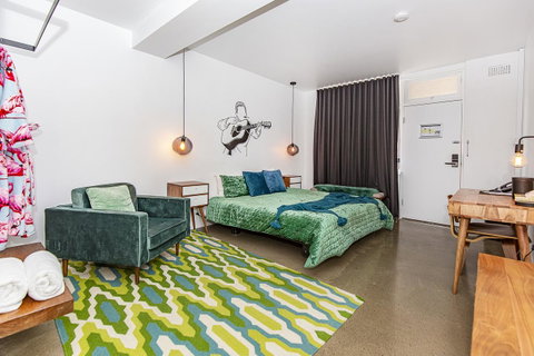 The Pink Hotel Coolangatta - St Kilda Accommodation 28