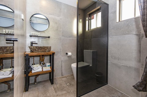The Pink Hotel Coolangatta - St Kilda Accommodation 22