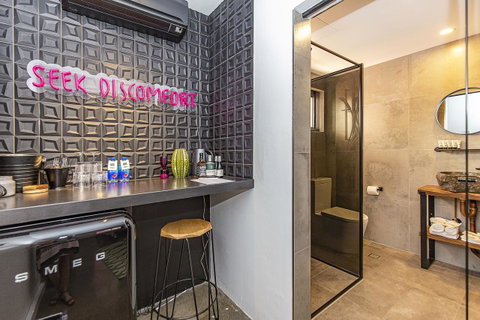 The Pink Hotel Coolangatta - St Kilda Accommodation 26