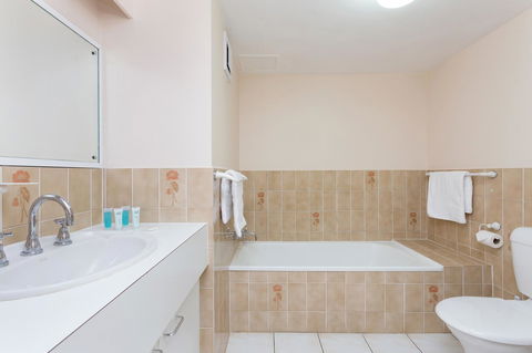 Capricornia Apartments - St Kilda Accommodation 10