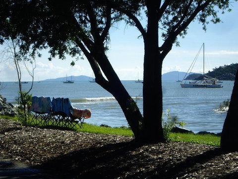 Montipora Unit 3 - In The Heart Of Airlie, Wi-fi And Netflix - St Kilda Accommodation 17