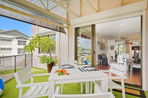 Montipora Unit 3 - In The Heart Of Airlie, Wi-fi And Netflix - St Kilda Accommodation 1