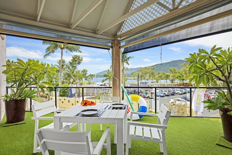 Montipora Unit 3 - In The Heart Of Airlie, Wi-fi And Netflix - St Kilda Accommodation 10