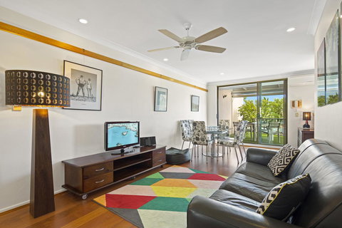 Montipora Unit 3 - In The Heart Of Airlie, Wi-fi And Netflix - St Kilda Accommodation 3