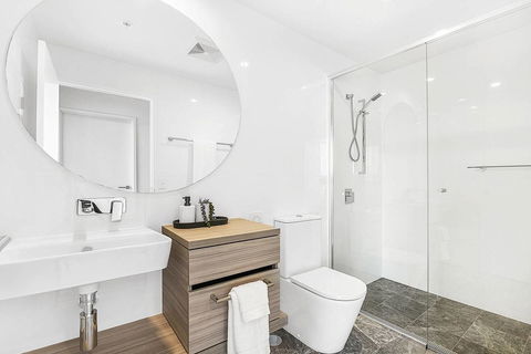 Qube Broadbeach Ocean View Apartments - St Kilda Accommodation 37