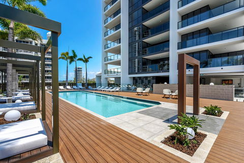 Qube Broadbeach Ocean View Apartments - St Kilda Accommodation 10