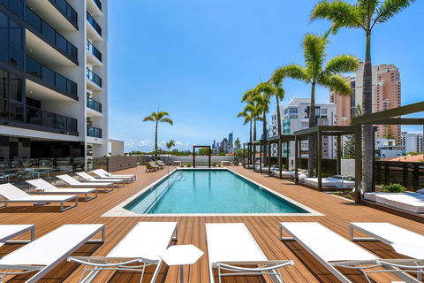 Qube Broadbeach Ocean View Apartments - St Kilda Accommodation 17