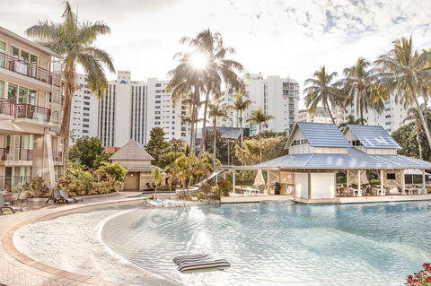 Novotel Cairns Oasis Resort - St Kilda Accommodation 1