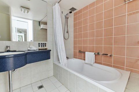 Novotel Cairns Oasis Resort - St Kilda Accommodation 2