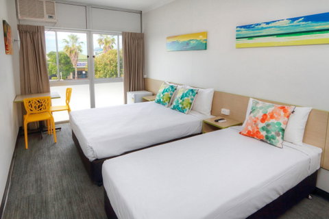 Palm Beach Hotel - St Kilda Accommodation 0