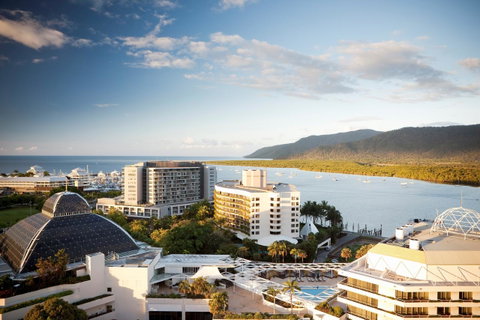 Pullman Cairns International - St Kilda Accommodation 24