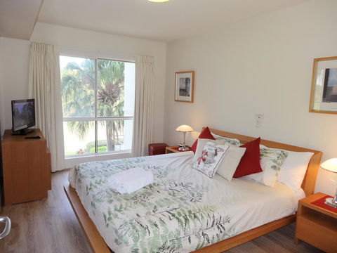 Waterfront Resort Villa With Buggy - St Kilda Accommodation 15