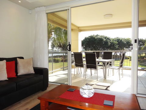 Waterfront Resort Villa With Buggy - St Kilda Accommodation 20