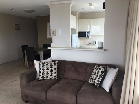 Burleigh Beach Tower - St Kilda Accommodation 1
