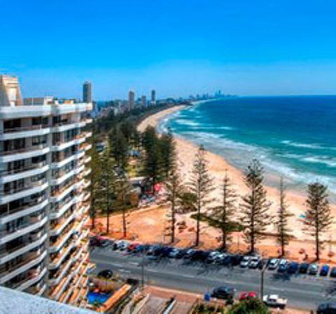 Burleigh Beach Tower - St Kilda Accommodation 11