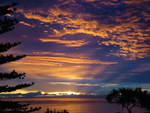 Burleigh Beach Tower - St Kilda Accommodation 13
