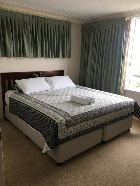 Burleigh Beach Tower - St Kilda Accommodation 0