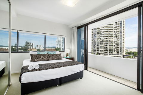 Ultra Broadbeach - St Kilda Accommodation 7