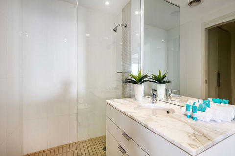 Ultra Broadbeach - St Kilda Accommodation 29