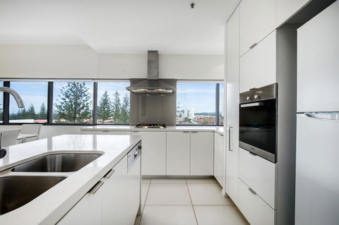 Ultra Broadbeach - St Kilda Accommodation 8