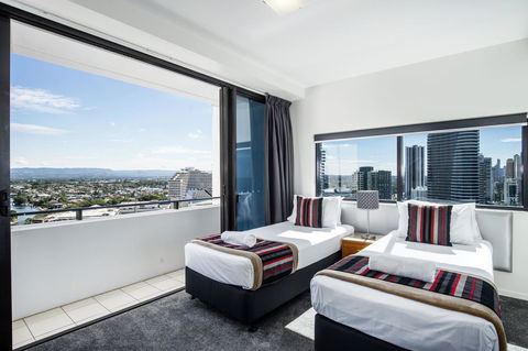 Ultra Broadbeach - St Kilda Accommodation 27