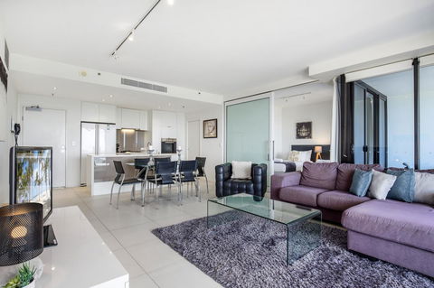 Ultra Broadbeach - St Kilda Accommodation 44