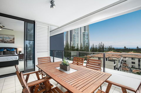 Ultra Broadbeach - St Kilda Accommodation 6