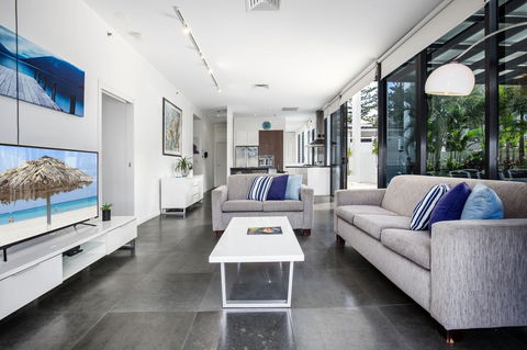 Ultra Broadbeach - St Kilda Accommodation 23