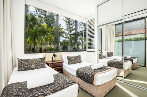 Ultra Broadbeach - St Kilda Accommodation 21