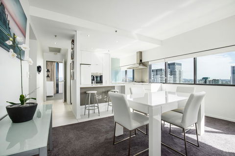 Ultra Broadbeach - St Kilda Accommodation 30