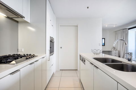 Ultra Broadbeach - St Kilda Accommodation 35