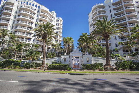 ULTIQA Burleigh Mediterranean Resort - St Kilda Accommodation 19