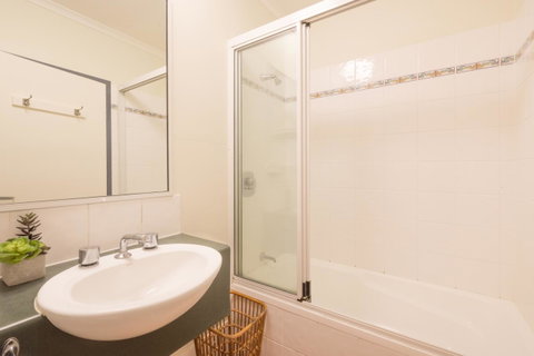 Coral Tree Inn - St Kilda Accommodation 41