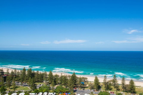 Oscar On Main Beach Resort - St Kilda Accommodation 2